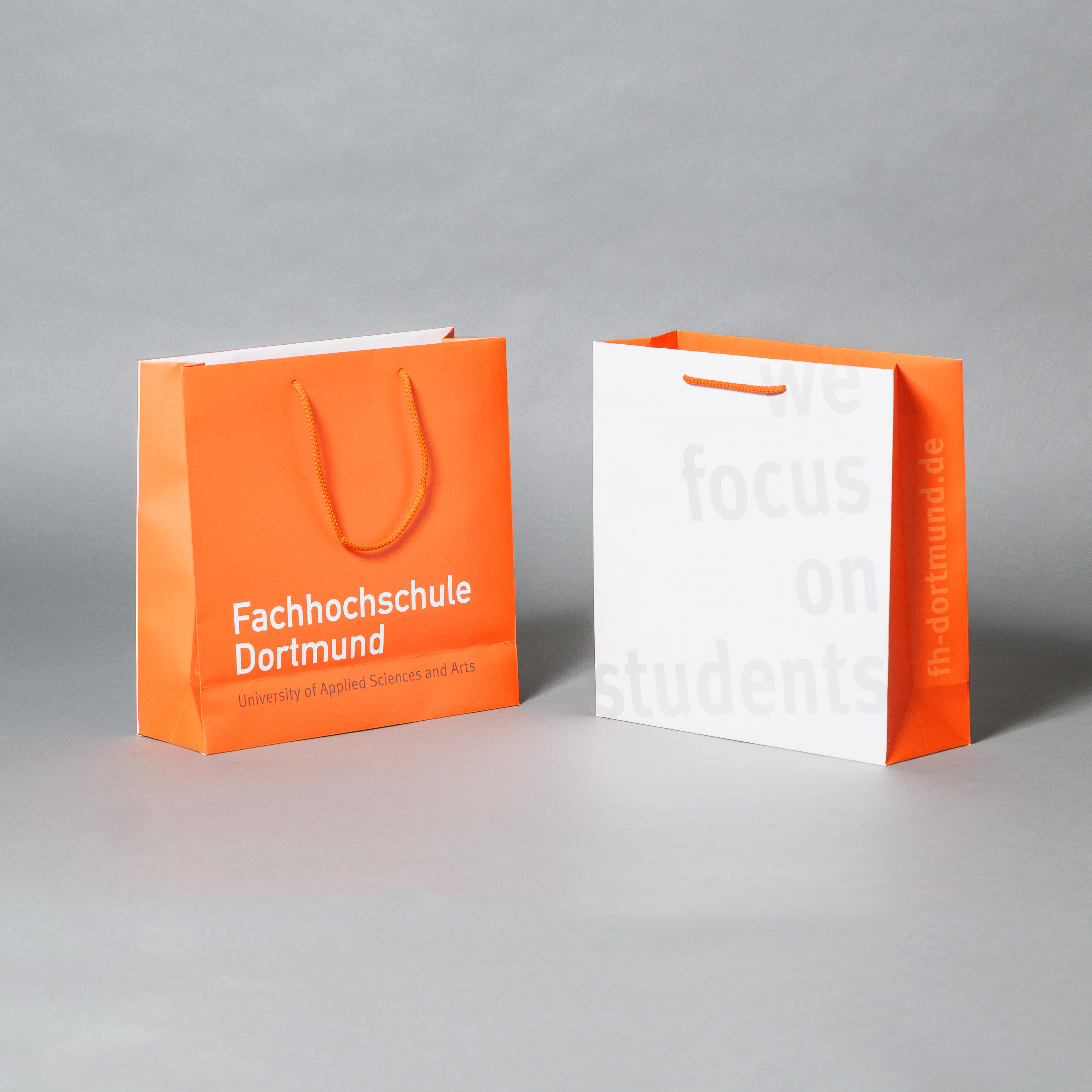 Kordeltasche „we focus on students“